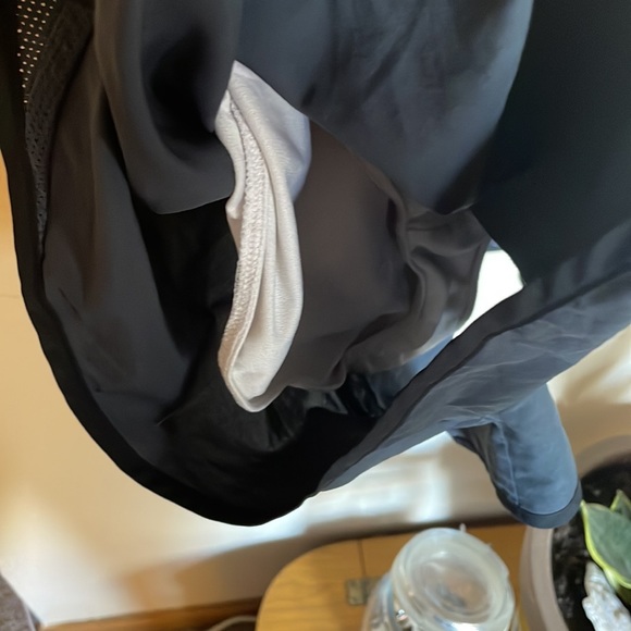 Under Armour Running Shorts - Picture 4 of 4